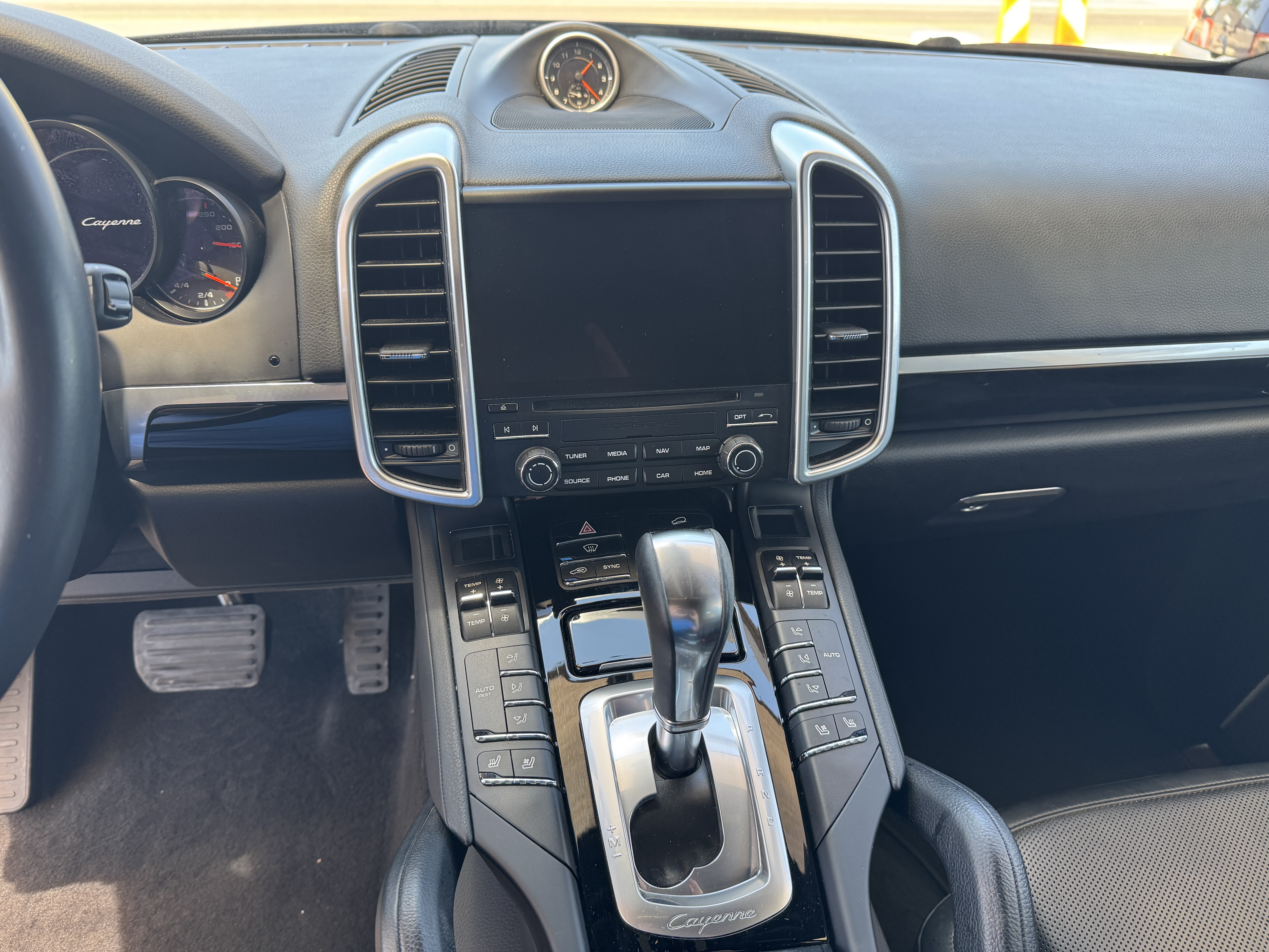 Used 2017 Porsche Cayenne Platinum Edition AWD/4WD image 15