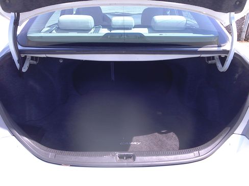 Used 2011 Toyota Camry LE image 13