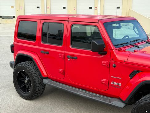 Used 2019 Jeep Wrangler 4WD Unlimited Sahara image 54