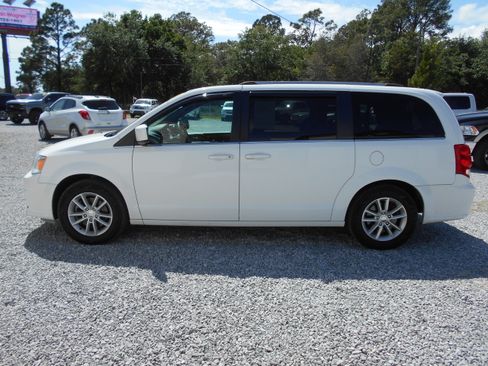 Used 2019 Dodge Grand Caravan SXT FWD image 1