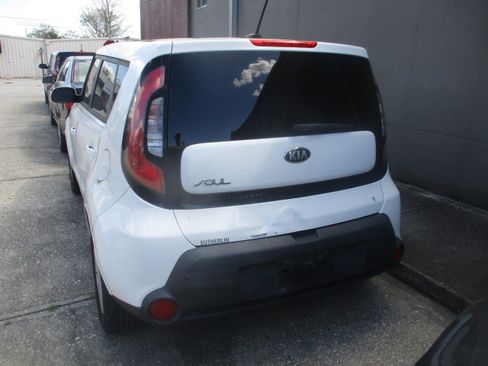 Used 2016 Kia Soul image 4