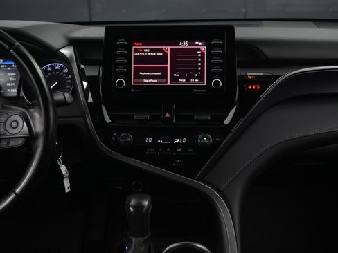 Used 2022 Toyota Camry SE image 20