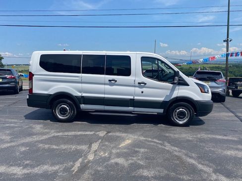 Used 2018 Ford Transit 150 130 Low Roof Wagon RWD image 5