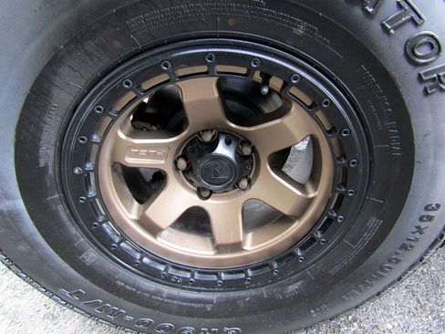 Used 2017 Jeep Wrangler Sport image 20