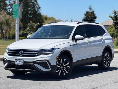 Used 2022 Volkswagen Tiguan FWD S image 1