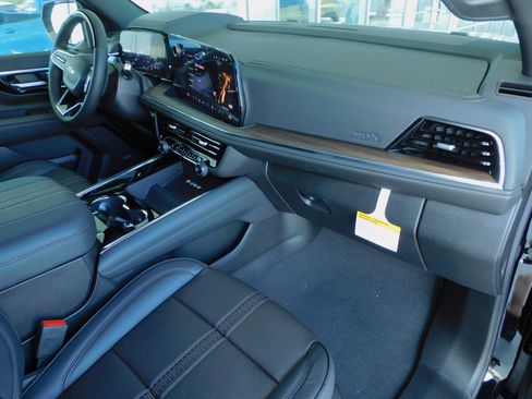 New 2025 Chevrolet Tahoe High Country image 8