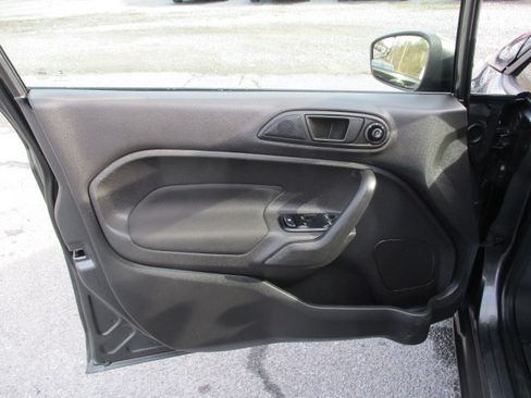 Used 2019 Ford Fiesta SE image 16