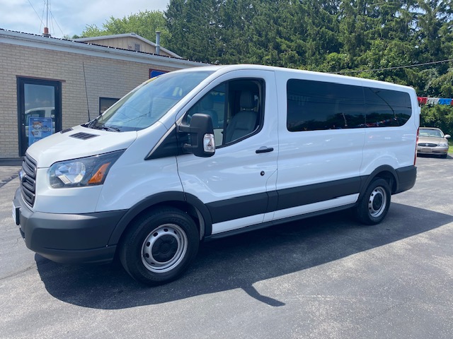 Used 2018 Ford Transit 150 130 Low Roof Wagon RWD image 2