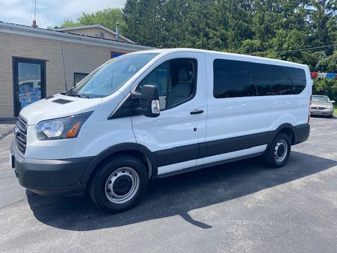 Used 2018 Ford Transit 150 130 Low Roof Wagon RWD image 2