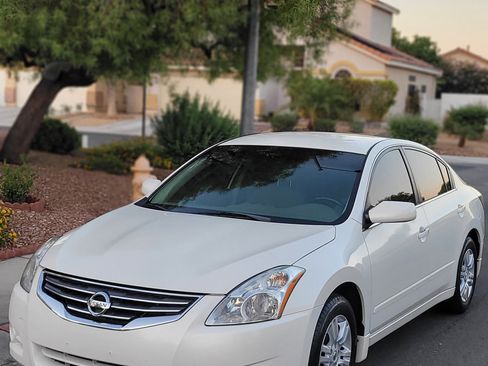 Used 2011 Nissan Altima 2.5 S image 2