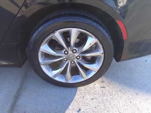 Used 2015 Chrysler 200 S image 35