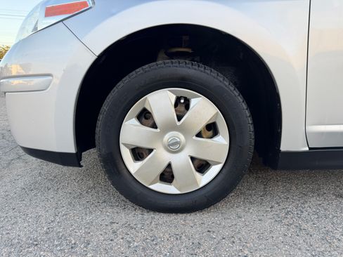 Used 2011 Nissan Versa image 13