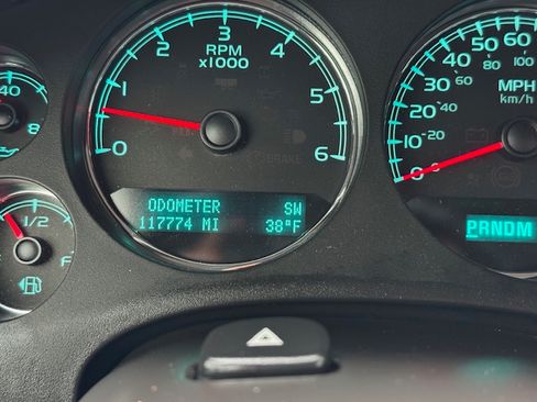 Used 2013 Chevrolet Avalanche LTZ image 19