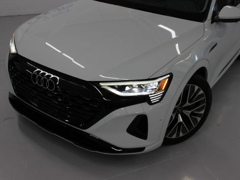 Used 2024 Audi Q8 e-tron Prestige AWD/4WD image 5