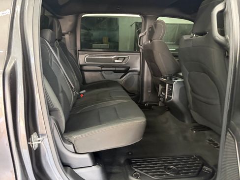 Used 2021 RAM 1500 2WD Crew Cab Big Horn image 16