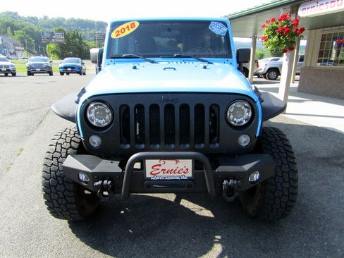 Used 2018 Jeep Wrangler JK 4WD Unlimited Sport image 3