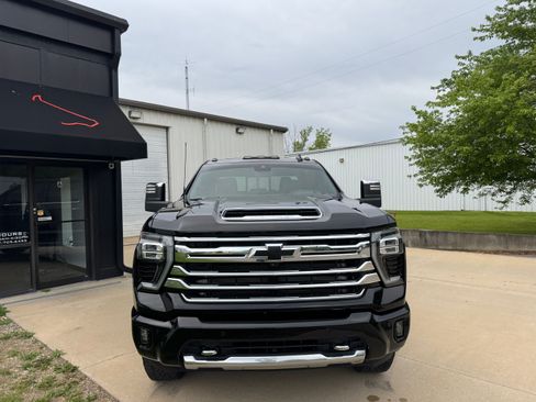Used 2024 Chevrolet Silverado 3500 High Country AWD/4WD image 6
