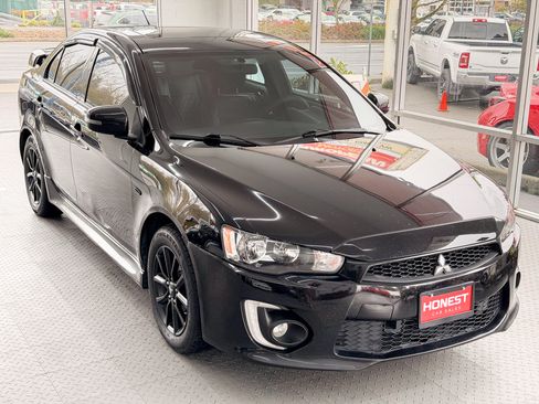 Used 2017 Mitsubishi Lancer LE image 1