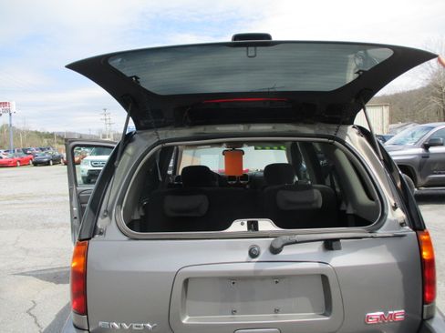 Used 2007 GMC Envoy SLE image 54