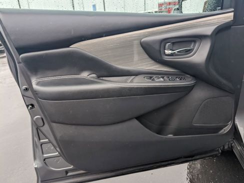 Used 2017 Nissan Murano S image 14