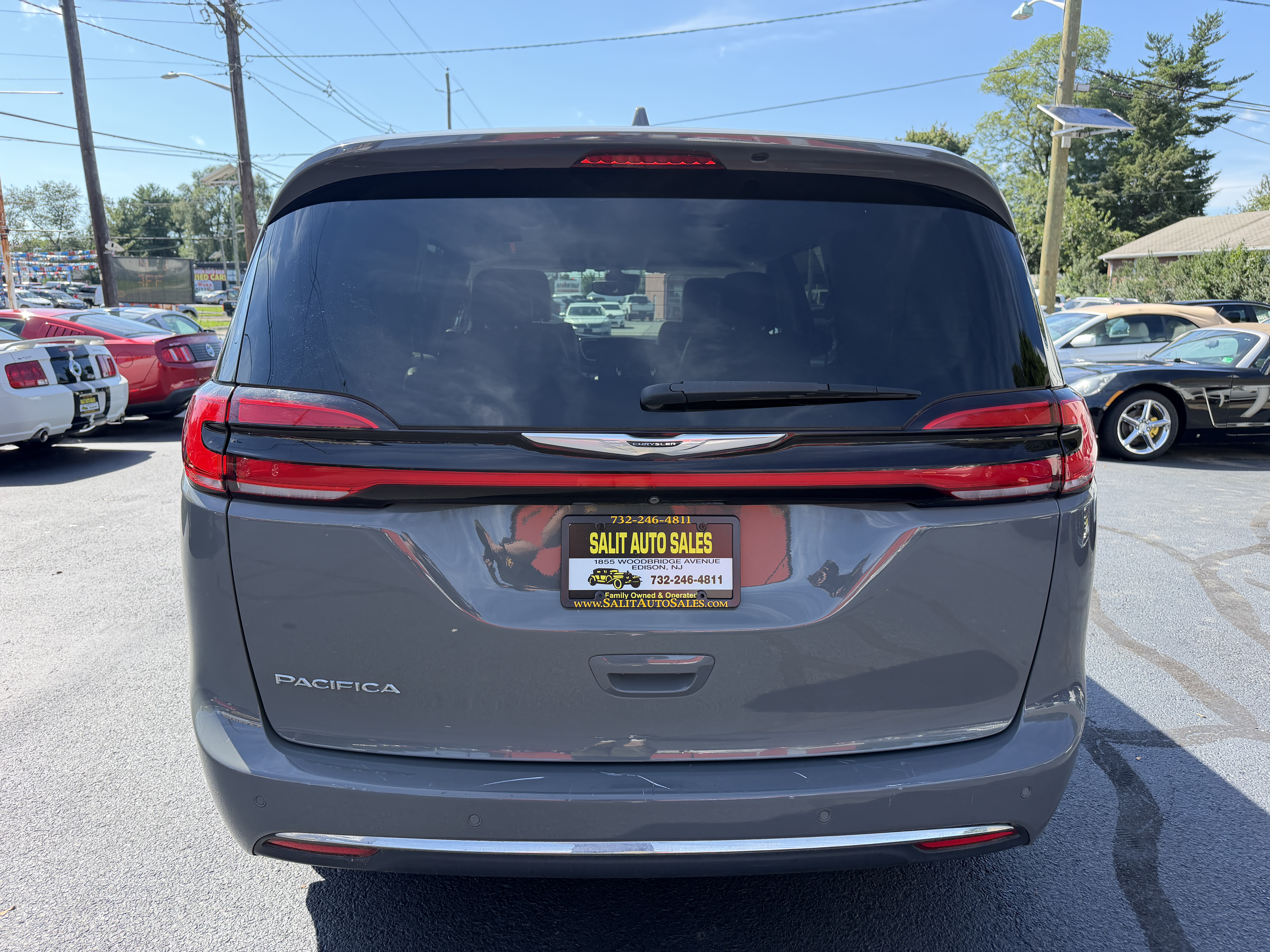 Used 2021 Chrysler Pacifica Touring-L FWD image 35