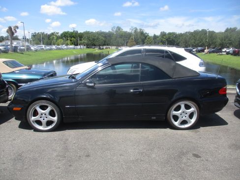 Used 2001 Mercedes-Benz CLK 320 image 1