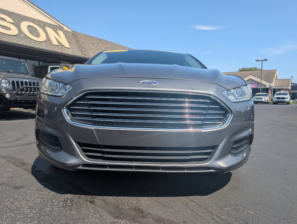 Used 2014 Ford Fusion SE FWD image 3