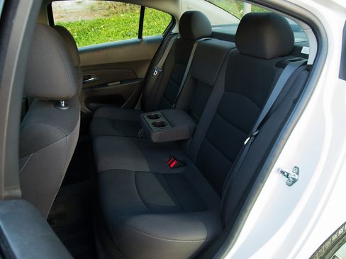 Used 2016 Chevrolet Cruze Limited LT image 19