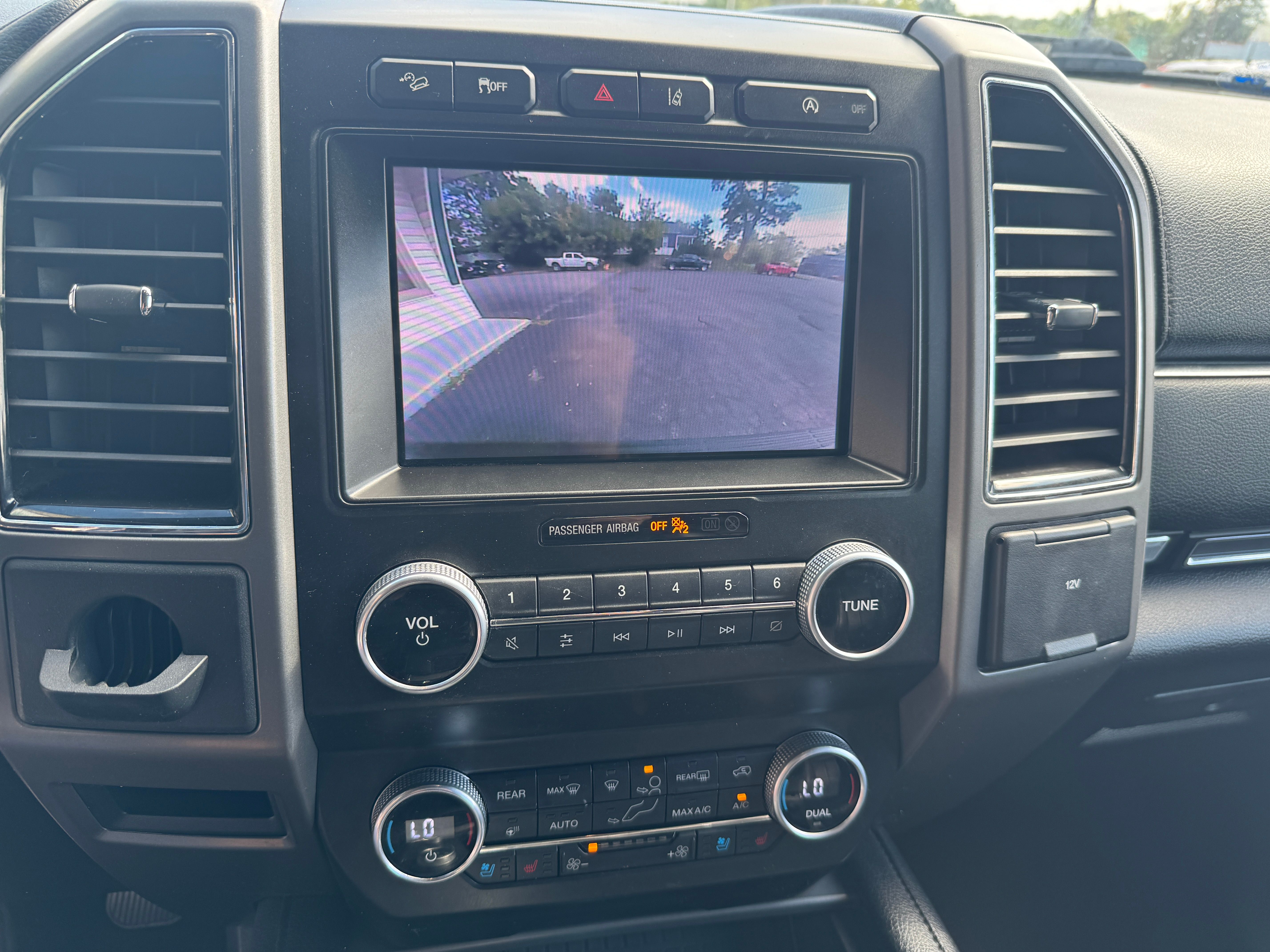 Used 2021 Ford Expedition 4WD XLT image 23