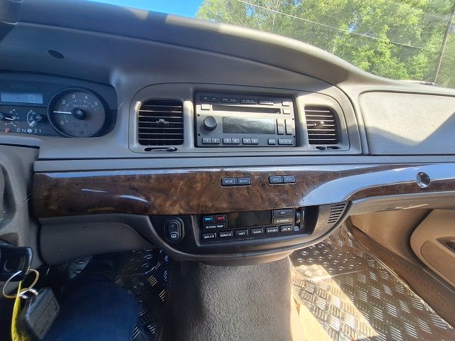 Used 2010 Mercury Grand Marquis LS RWD image 10