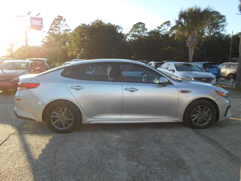 Used 2020 Kia Optima LX image 1