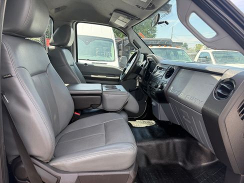 Used 2015 Ford F550 2WD Regular Cab Super Duty image 13
