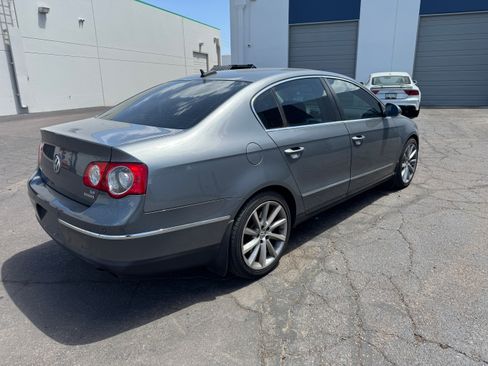 Used 2006 Volkswagen Passat VR6 AWD/4WD image 5