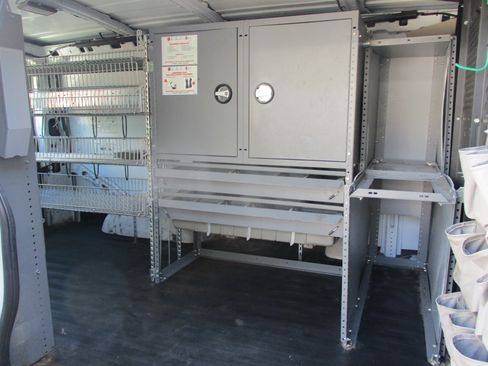 Used 2011 Chevrolet Express 2500 image 6