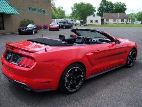 Used 2020 Ford Mustang GT Convertible RWD image 9