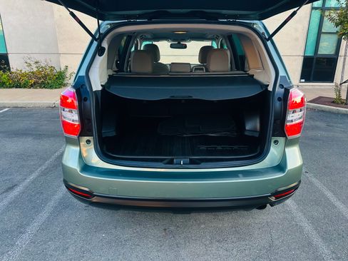 Used 2014 Subaru Forester 2.5i Limited AWD/4WD image 9