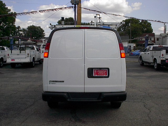 Used 2021 Chevrolet Express 3500 UNAVAIL RWD image 5