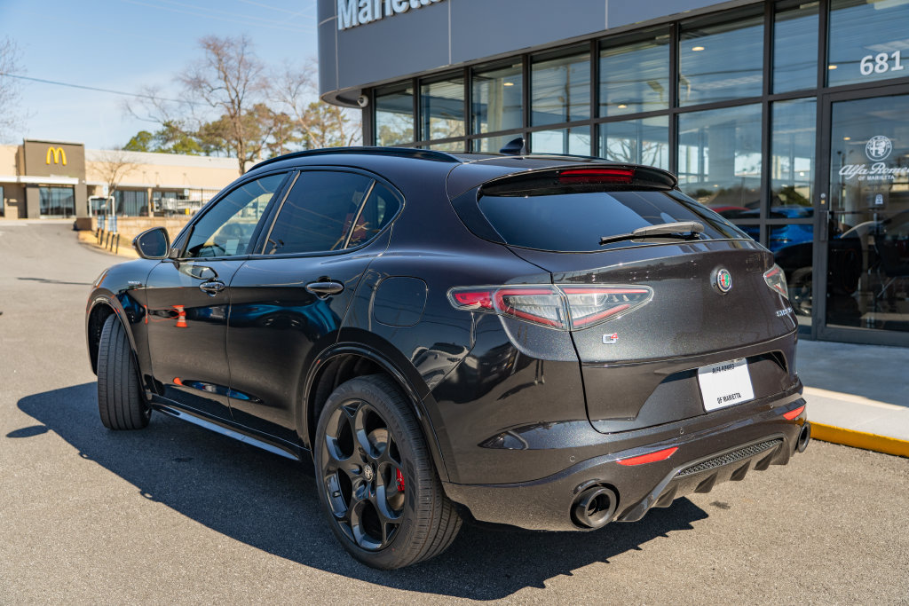 New 2025 Alfa Romeo Stelvio Sprint AWD/4WD image 5