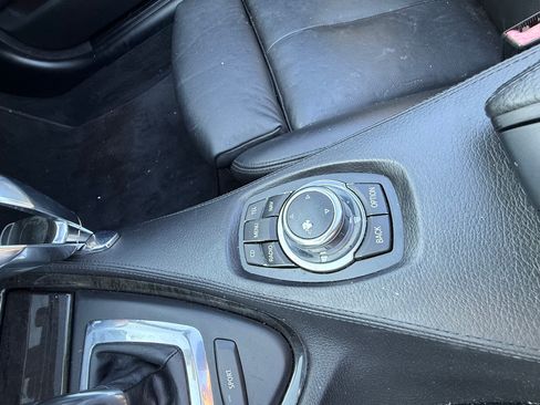 Used 2010 BMW 650i Convertible RWD image 31