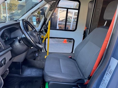 Used 2022 Ford Transit 350 image 7