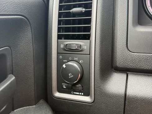 Used 2024 RAM 1500 4x4 Crew Cab Classic Tradesman image 10