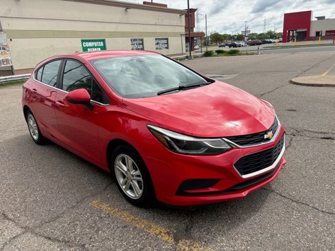 Used 2017 Chevrolet Cruze LT image 1