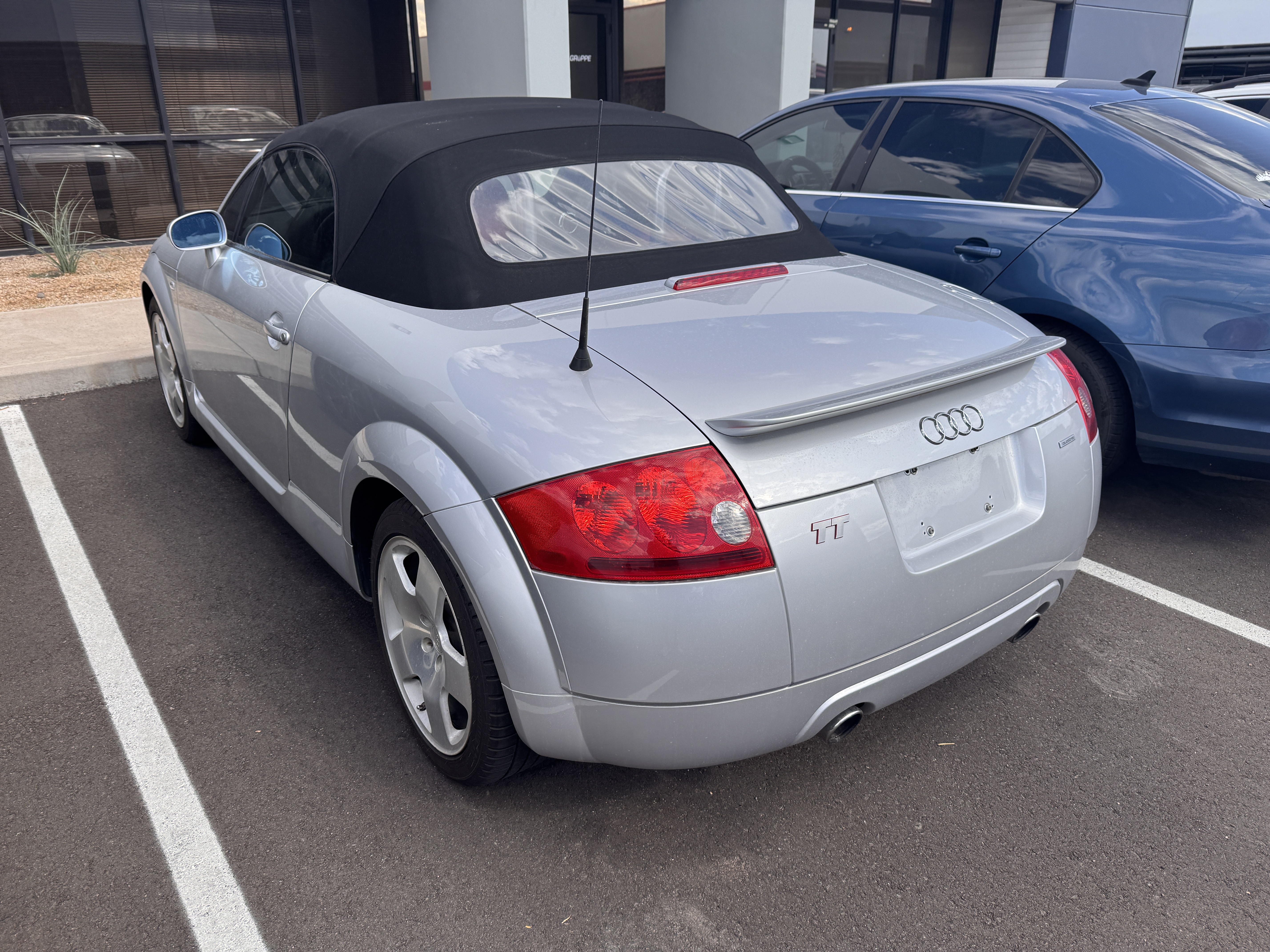 Used 2001 Audi TT 1.8T quattro Roadster w/ 225hp AWD/4WD image 3