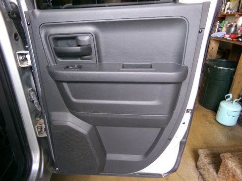 Used 2011 RAM 1500 4x4 Quad Cab image 14