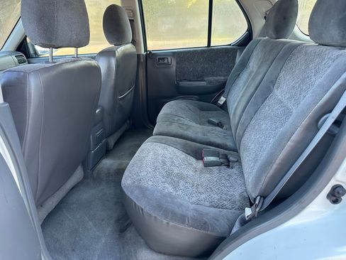 Used 2001 Isuzu Rodeo S image 9