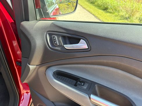 Used 2013 Ford Escape SE image 18