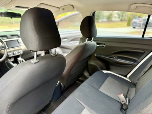 Used 2020 Nissan Versa SV image 11