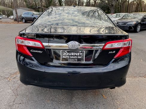 Used 2012 Toyota Camry XLE image 3
