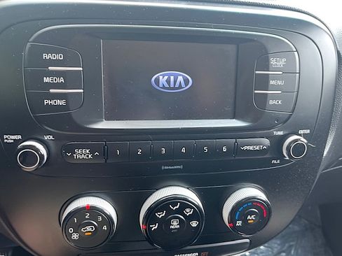 Used 2018 Kia Soul + image 26