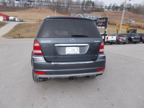 Used 2010 Mercedes-Benz GL 550 image 3